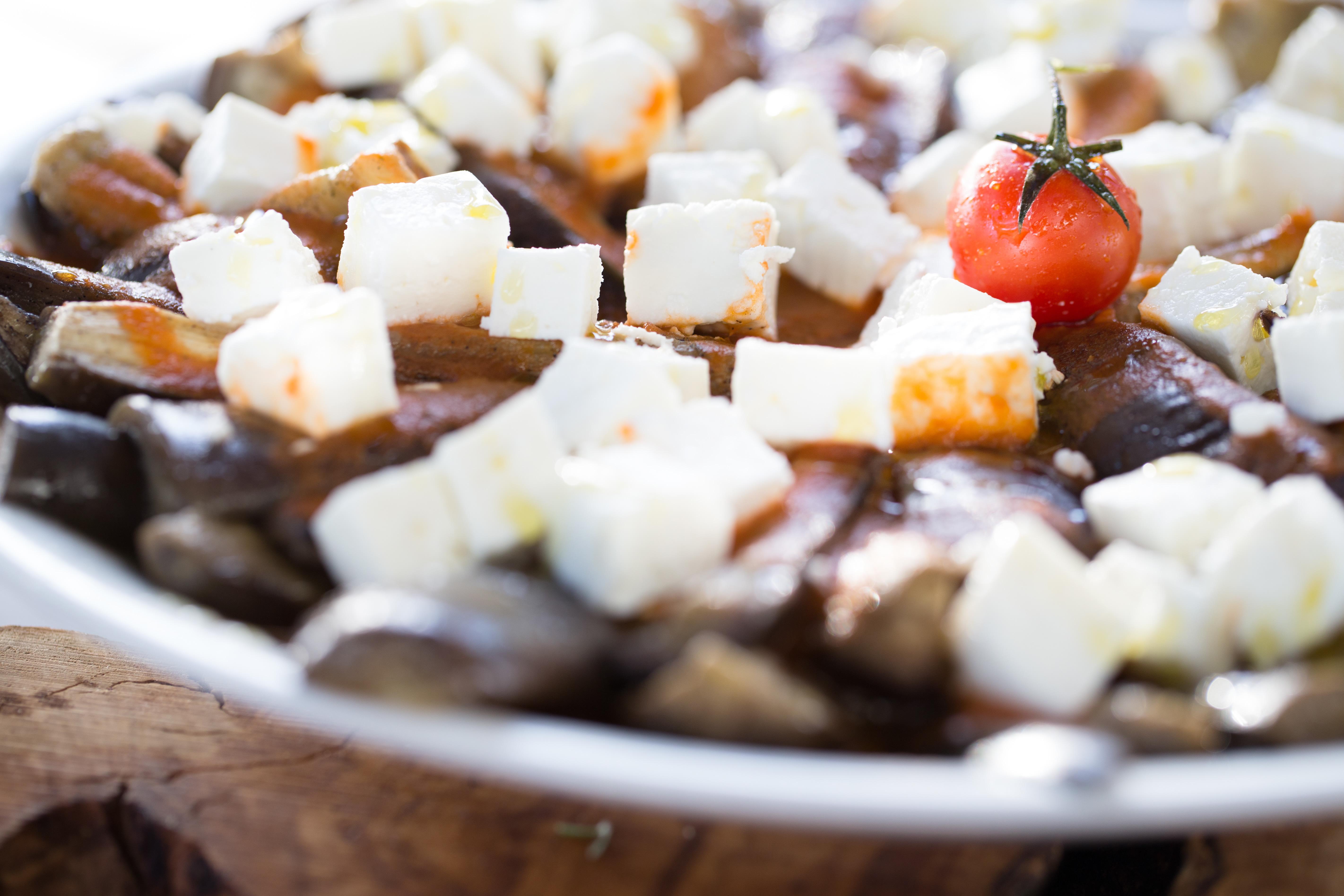 奥尔迈拉酒店 Paphos 外观 照片 Aubergine, feta cheese and tomato salad