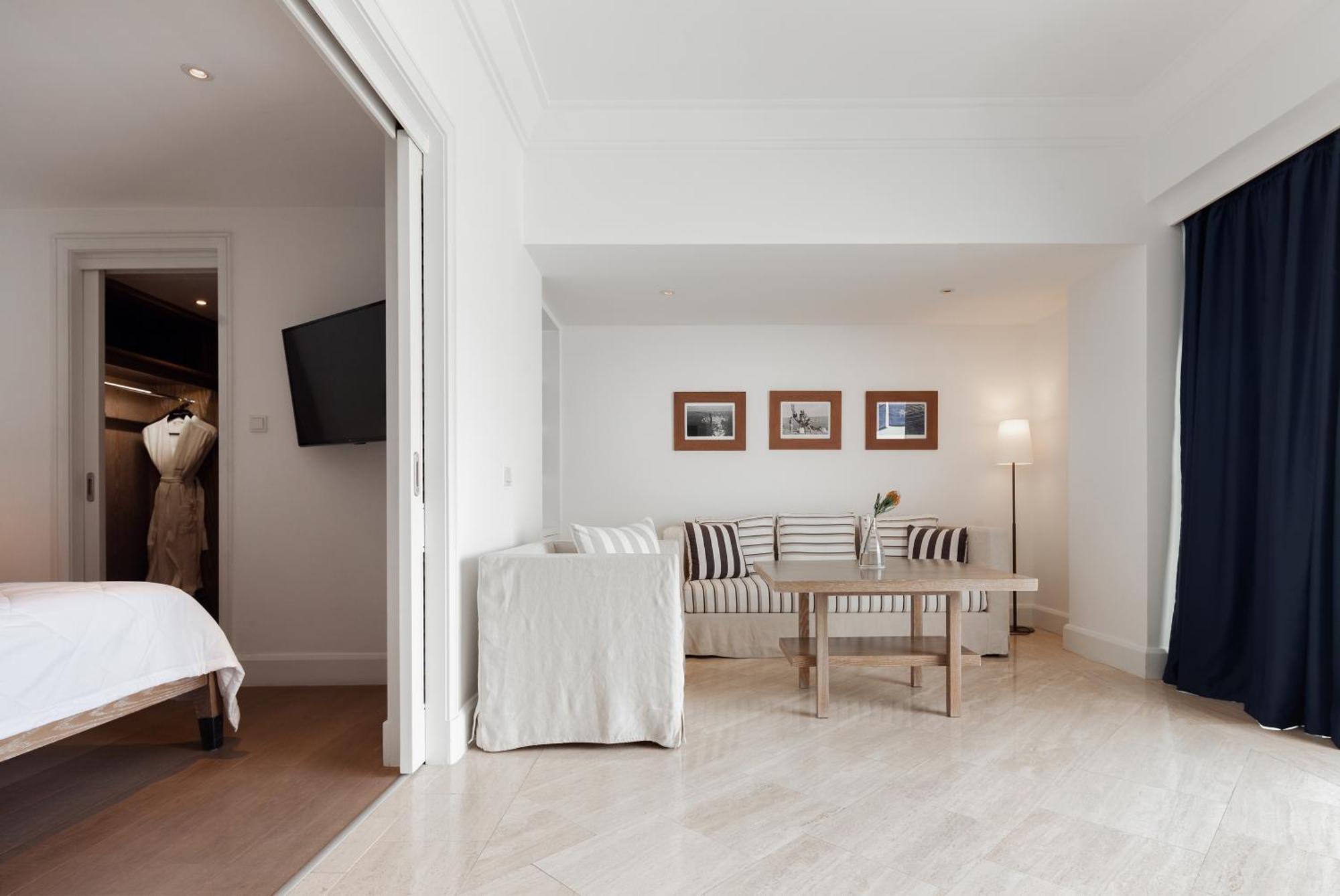奥尔迈拉酒店 Paphos 外观 照片 A suite at the hotel