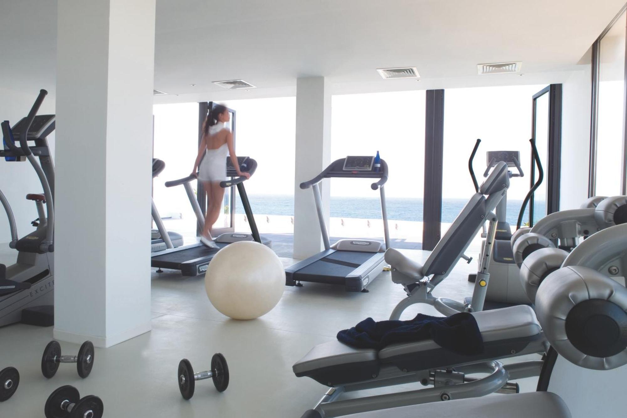 奥尔迈拉酒店 Paphos 外观 照片 A gym