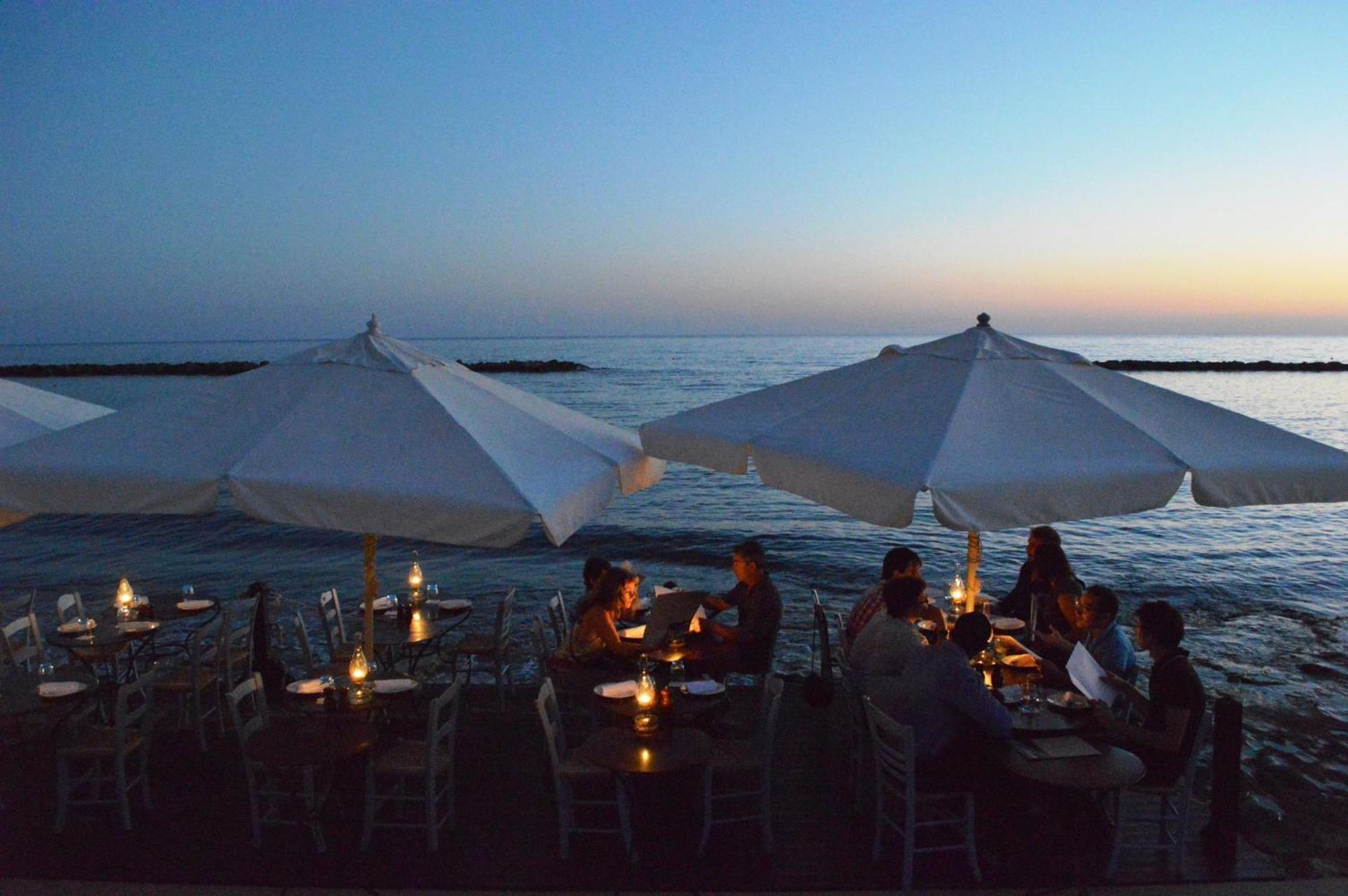 奥尔迈拉酒店 Paphos 外观 照片 Beach restaurant in Italy
