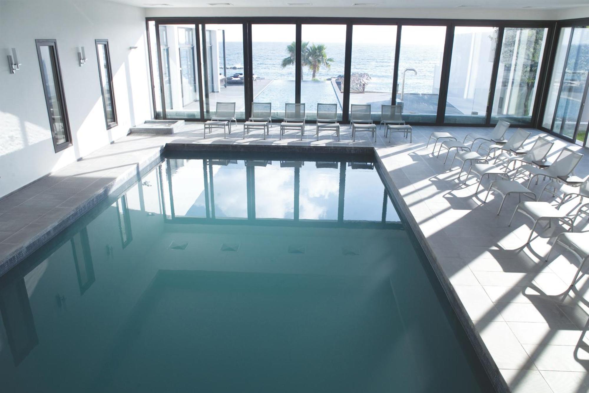 奥尔迈拉酒店 Paphos 外观 照片 The pool at the Hotel du Lac